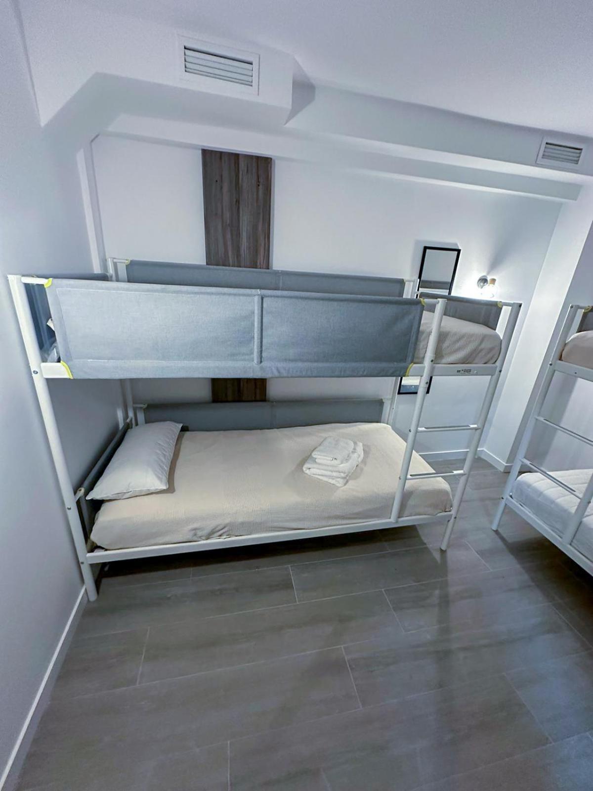 Zur Boutique Hostel フエンヒロラ エクステリア 写真