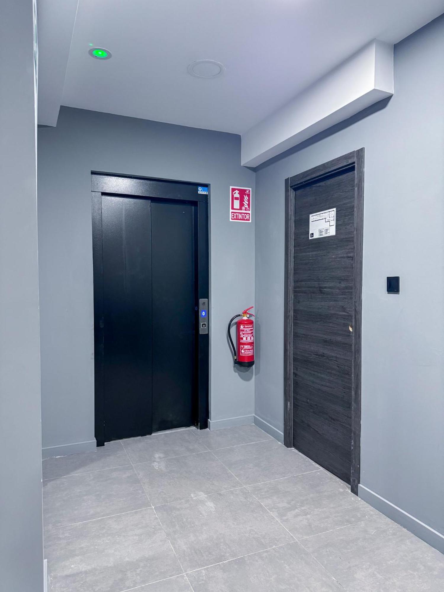Zur Boutique Hostel フエンヒロラ エクステリア 写真